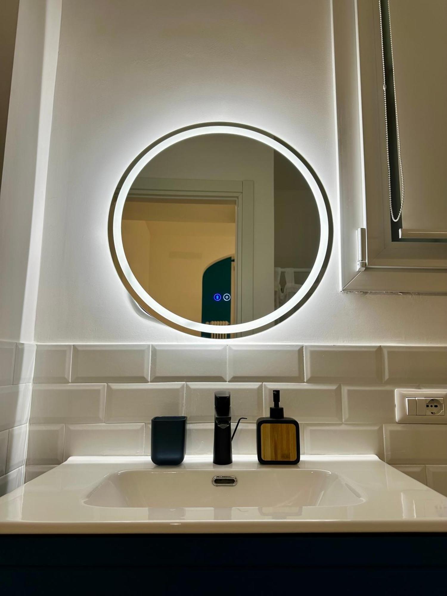 Lr Deluxe Apartments - Porta Venezia - Bilocale Con Giardino Privato Milano Dış mekan fotoğraf