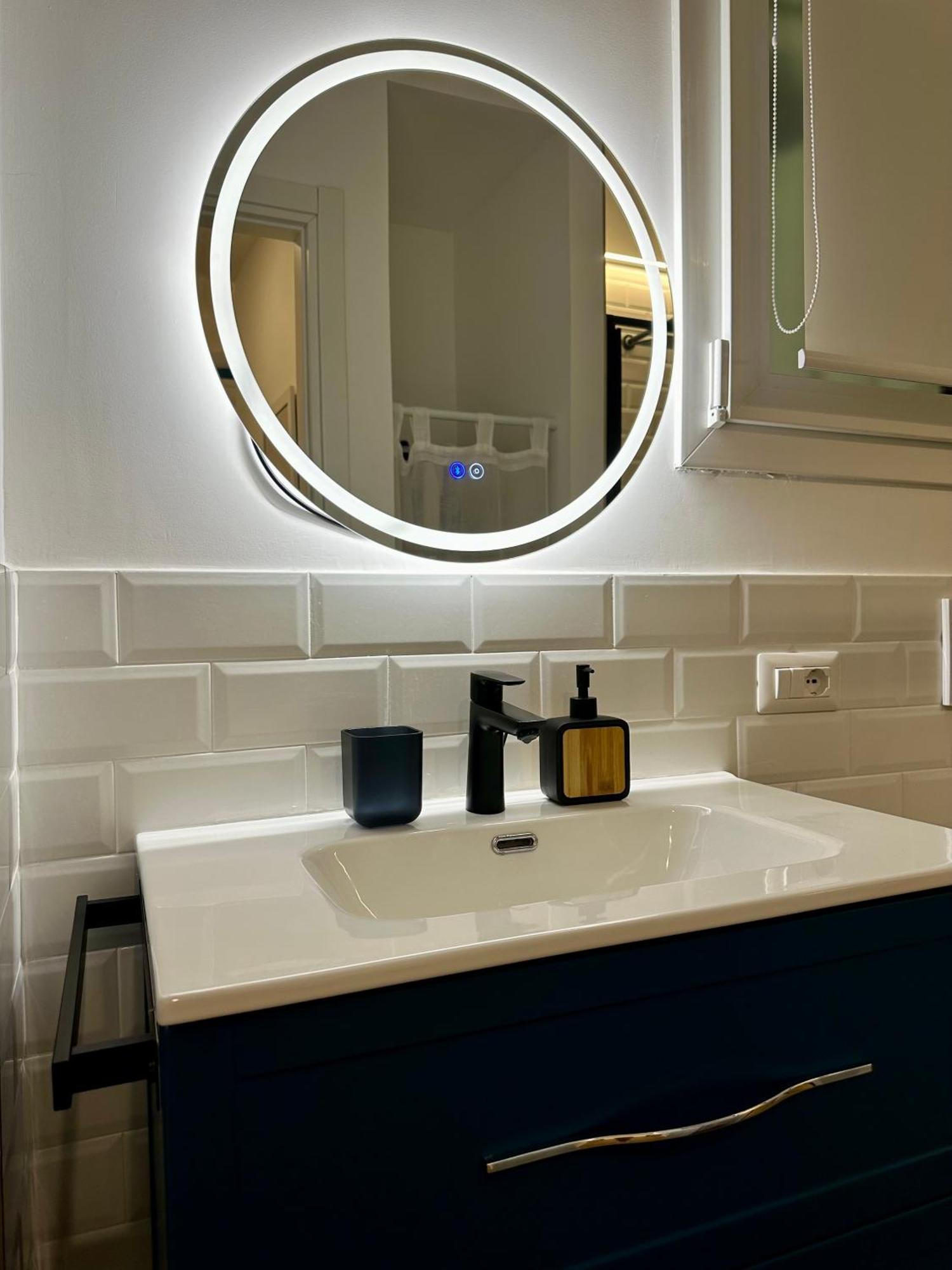 Lr Deluxe Apartments - Porta Venezia - Bilocale Con Giardino Privato Milano Dış mekan fotoğraf