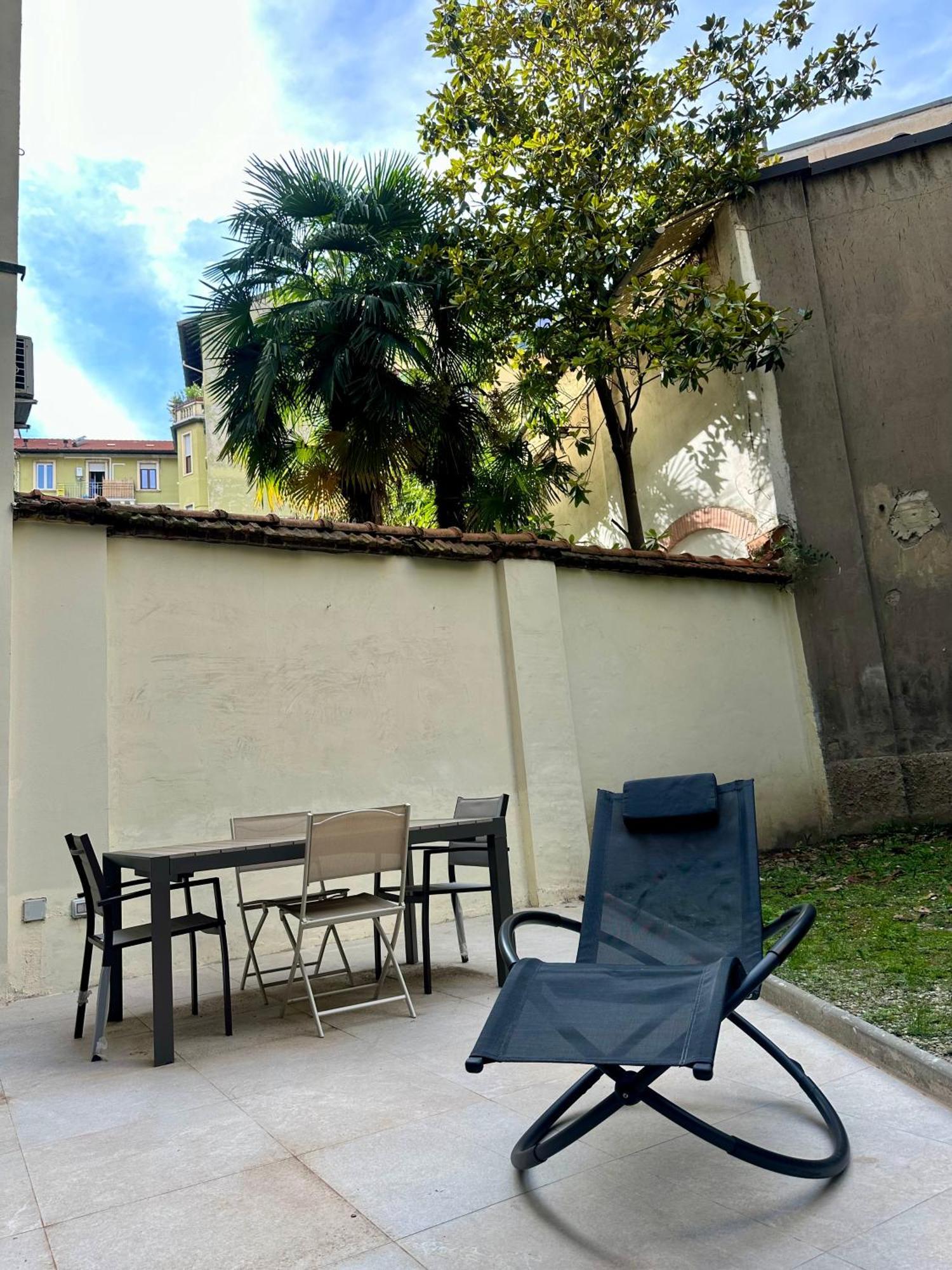 Lr Deluxe Apartments - Porta Venezia - Bilocale Con Giardino Privato Milano Dış mekan fotoğraf