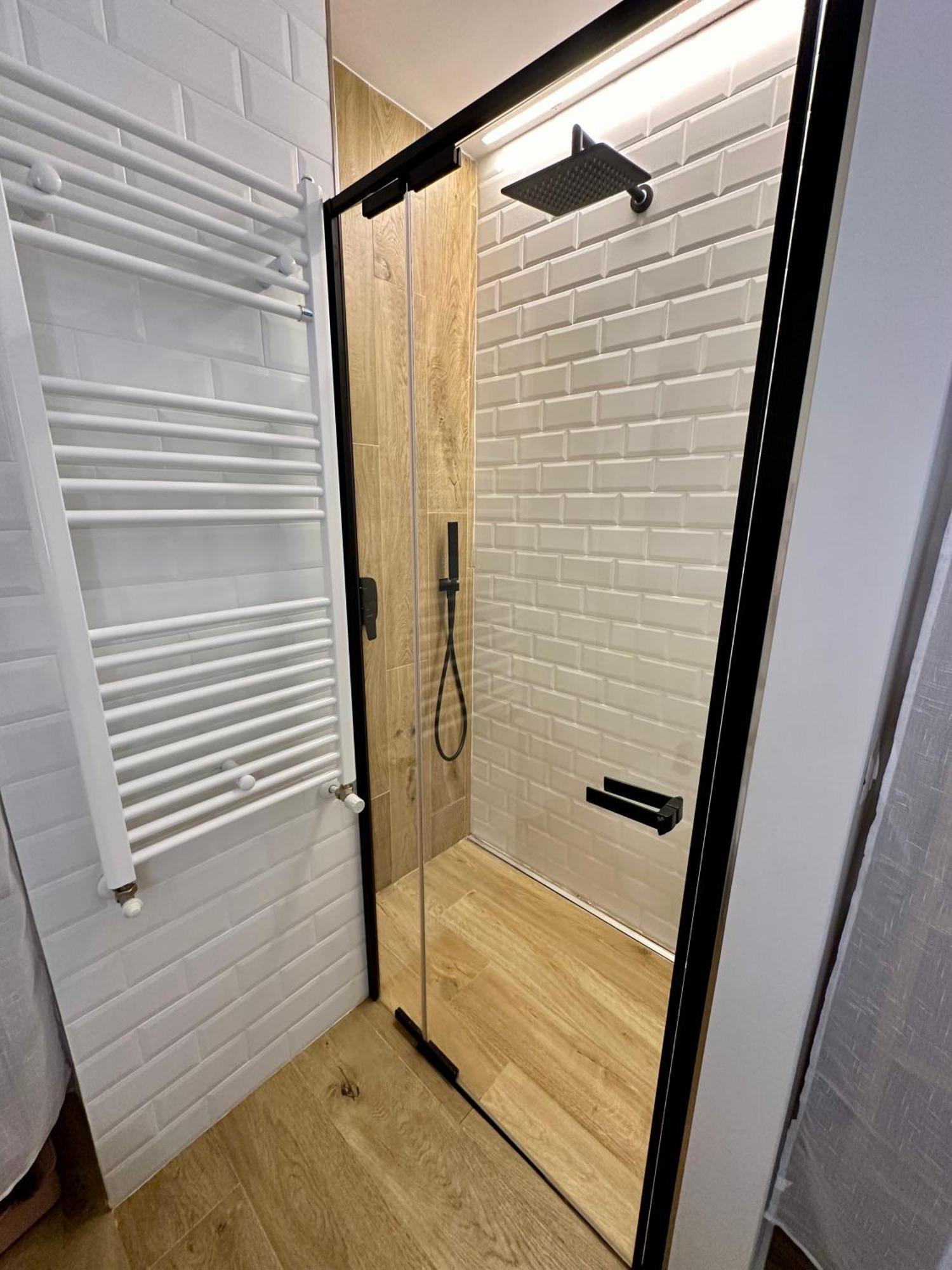 Lr Deluxe Apartments - Porta Venezia - Bilocale Con Giardino Privato Milano Dış mekan fotoğraf