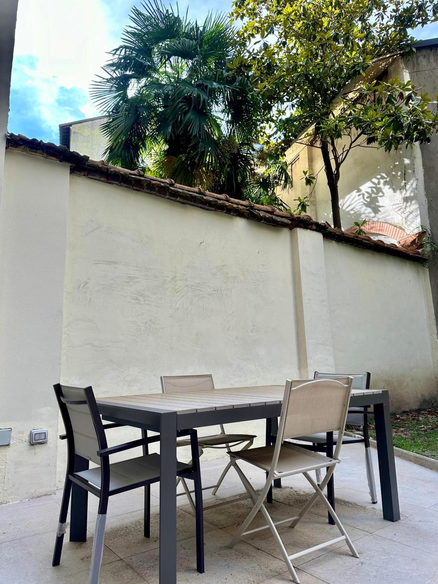 Lr Deluxe Apartments - Porta Venezia - Bilocale Con Giardino Privato Milano Dış mekan fotoğraf