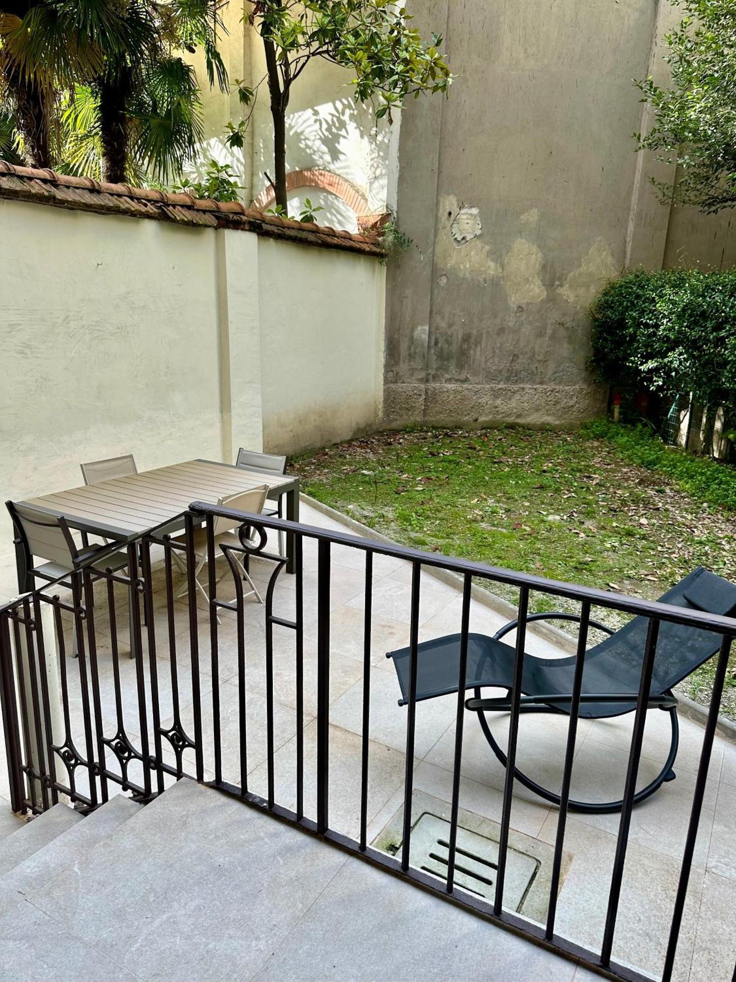 Lr Deluxe Apartments - Porta Venezia - Bilocale Con Giardino Privato Milano Dış mekan fotoğraf