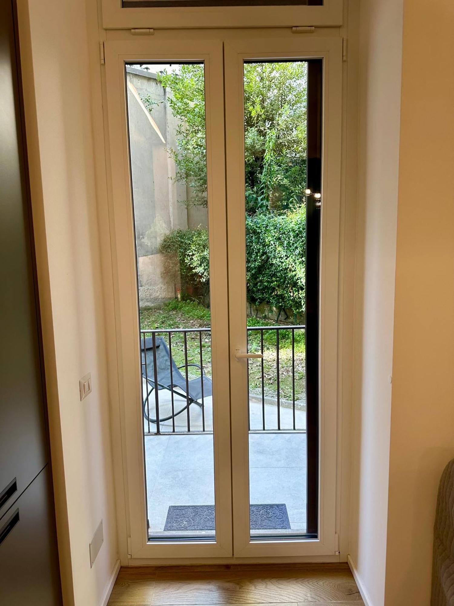 Lr Deluxe Apartments - Porta Venezia - Bilocale Con Giardino Privato Milano Dış mekan fotoğraf