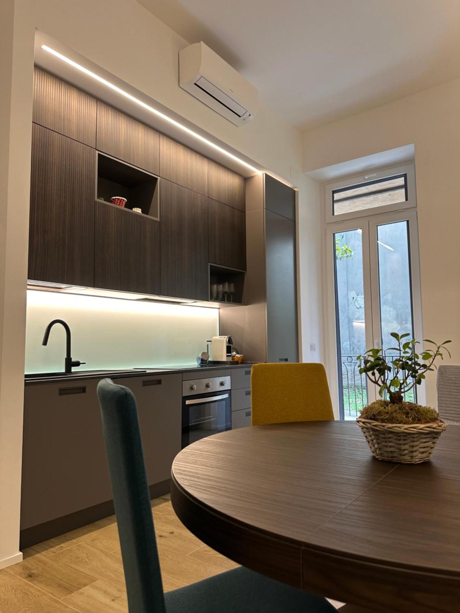 Lr Deluxe Apartments - Porta Venezia - Bilocale Con Giardino Privato Milano Dış mekan fotoğraf