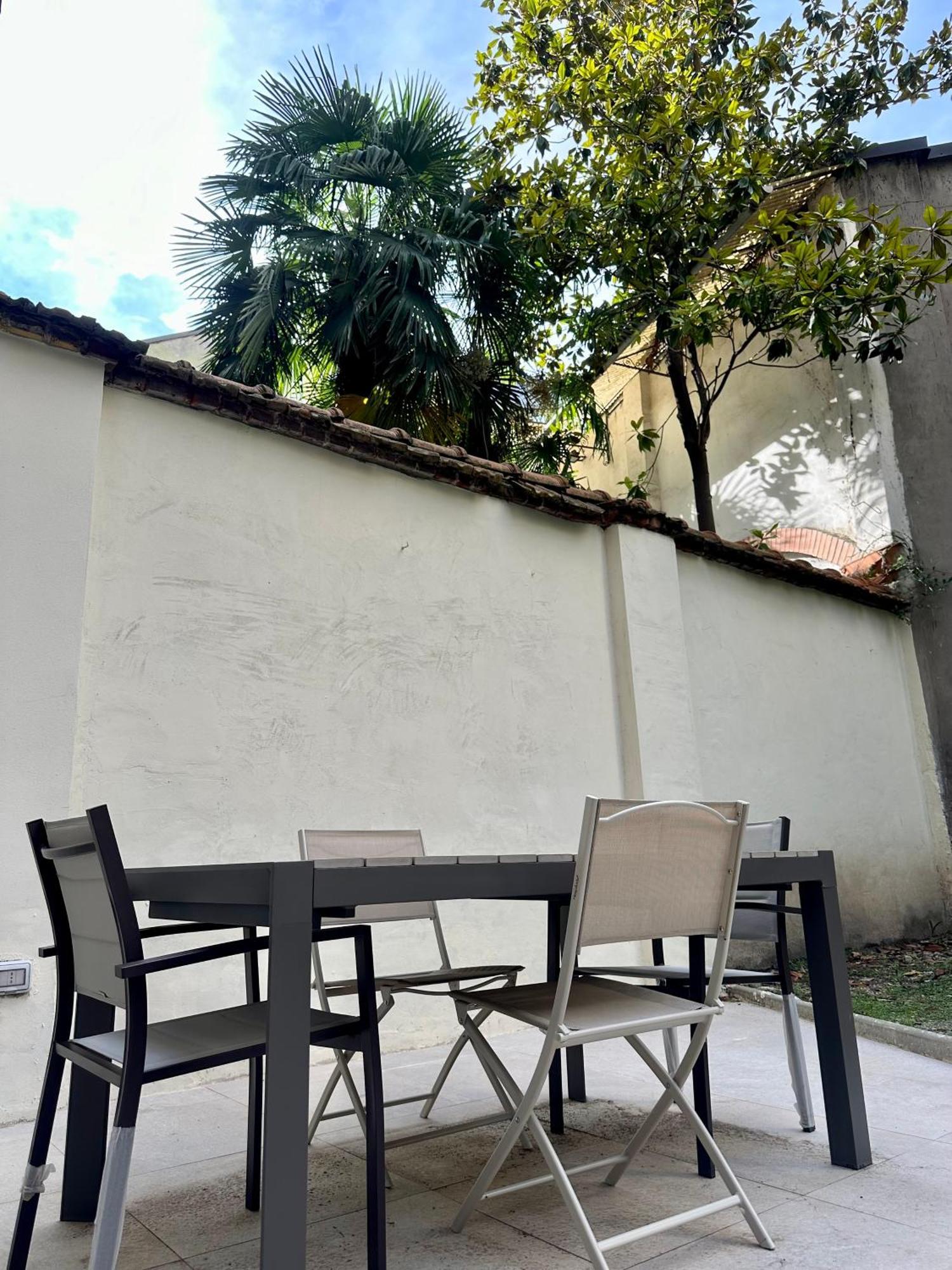 Lr Deluxe Apartments - Porta Venezia - Bilocale Con Giardino Privato Milano Dış mekan fotoğraf