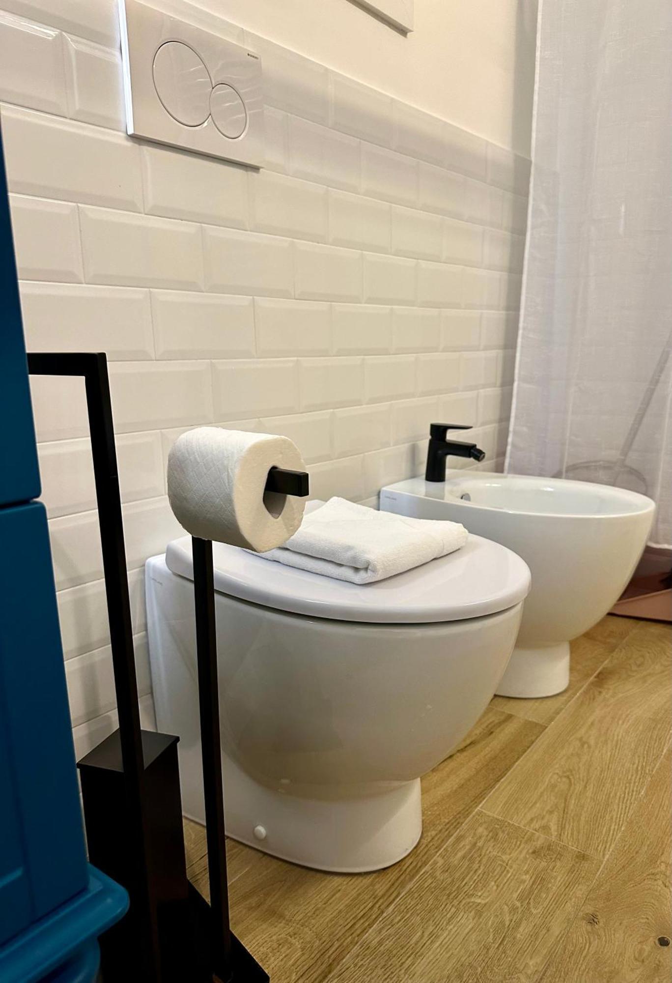Lr Deluxe Apartments - Porta Venezia - Bilocale Con Giardino Privato Milano Dış mekan fotoğraf