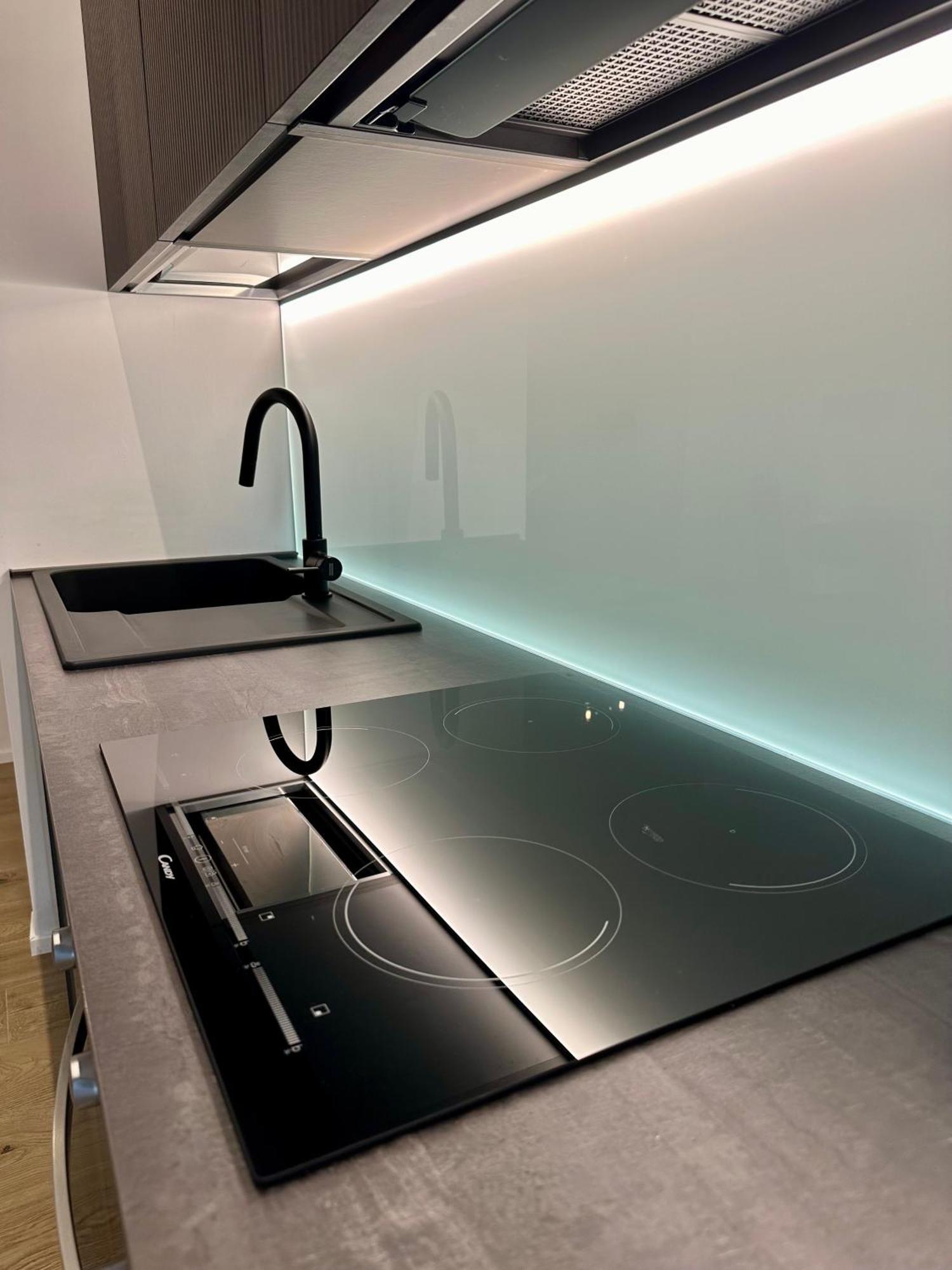 Lr Deluxe Apartments - Porta Venezia - Bilocale Con Giardino Privato Milano Dış mekan fotoğraf