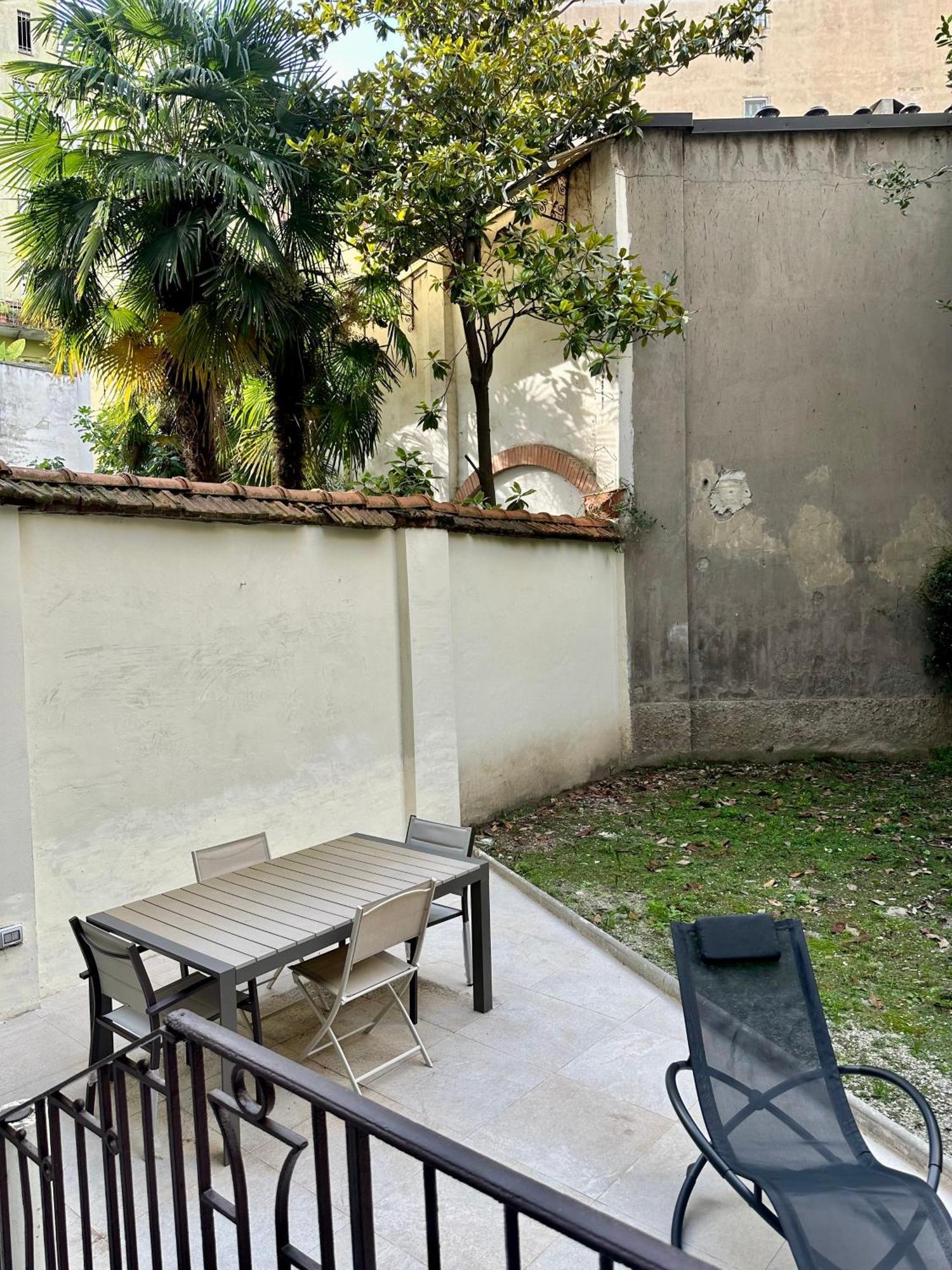 Lr Deluxe Apartments - Porta Venezia - Bilocale Con Giardino Privato Milano Dış mekan fotoğraf