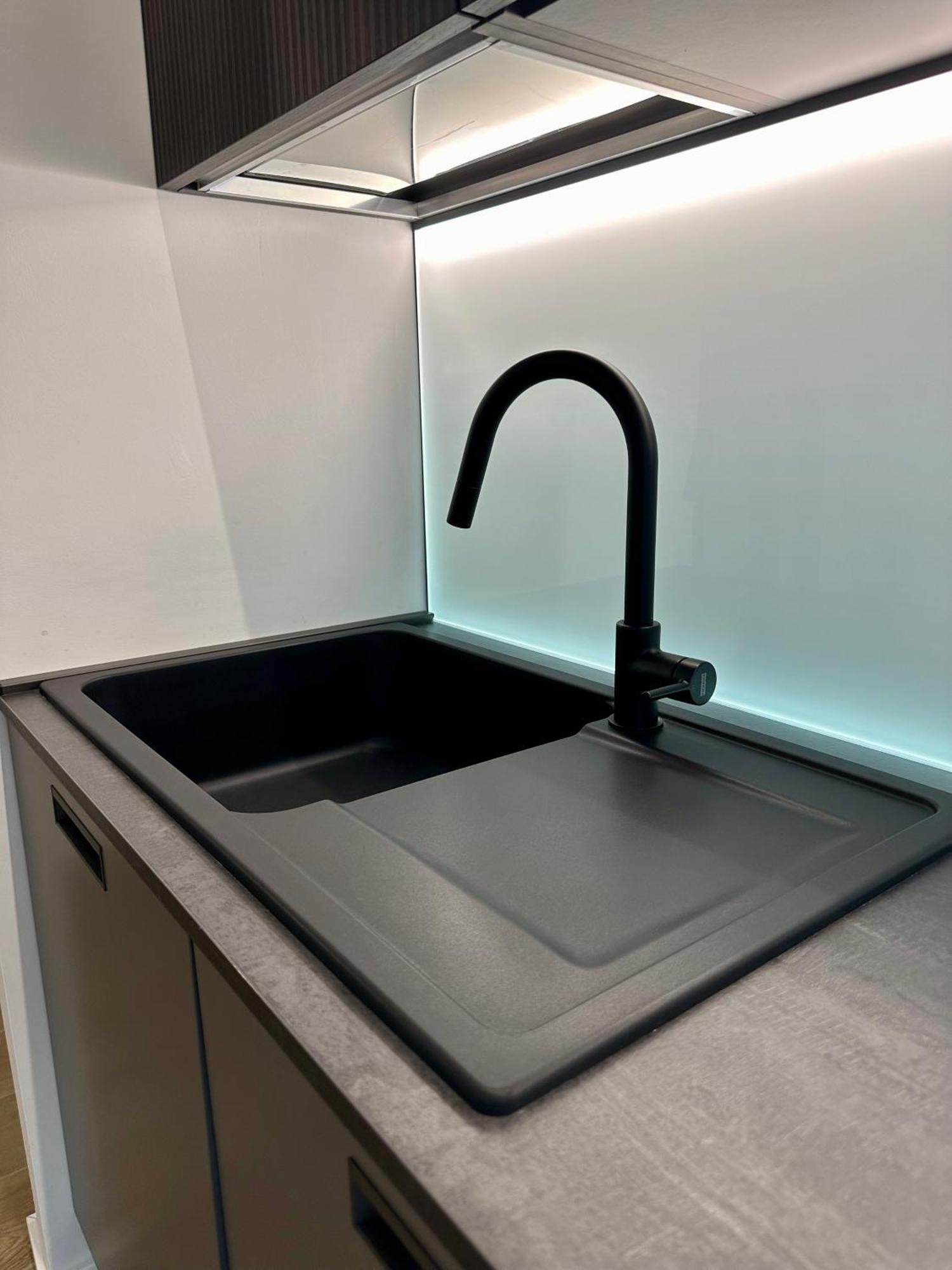 Lr Deluxe Apartments - Porta Venezia - Bilocale Con Giardino Privato Milano Dış mekan fotoğraf